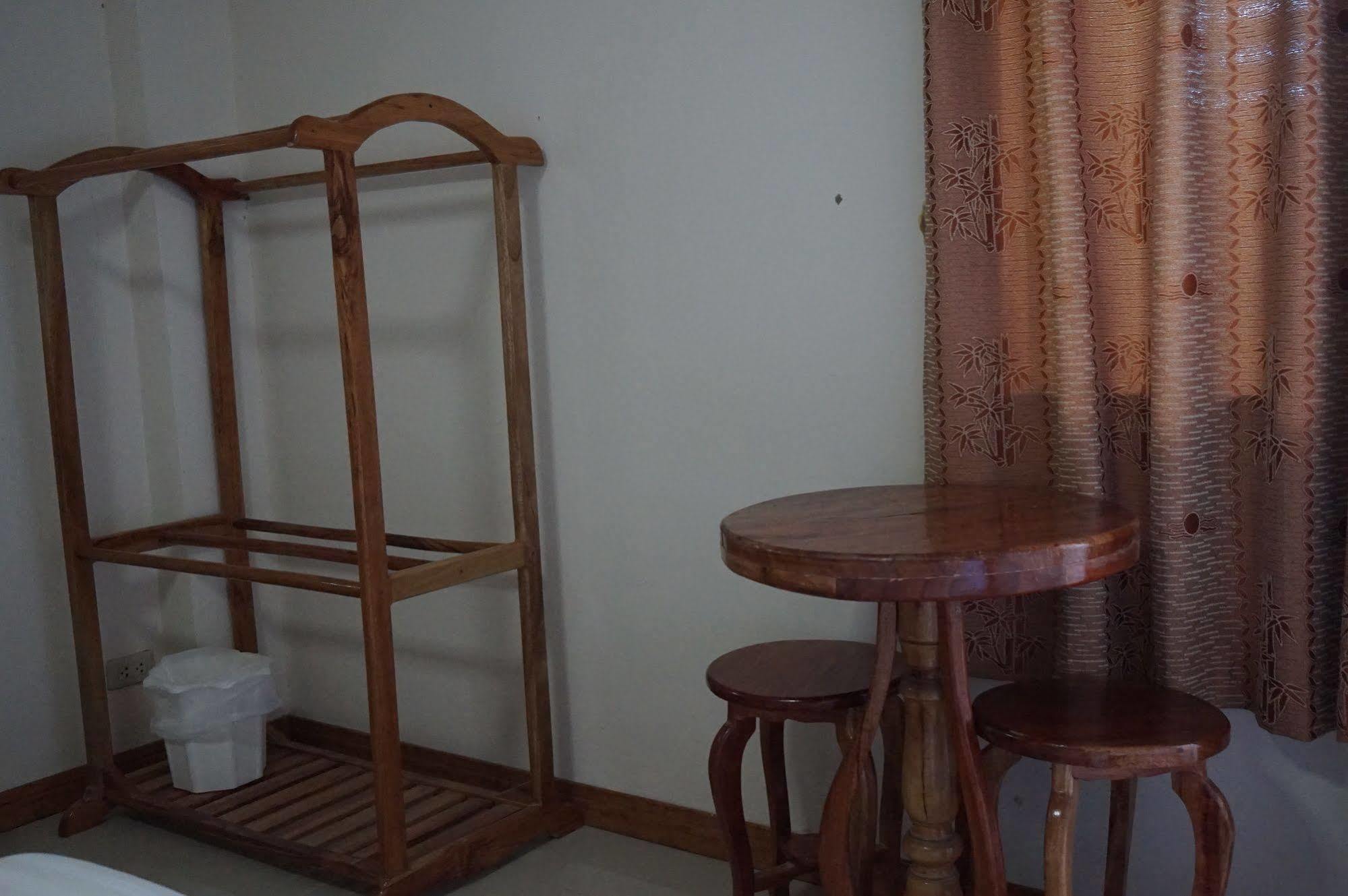 Gongaew Mansion Hotell Ubon Ratchathani Exteriör bild